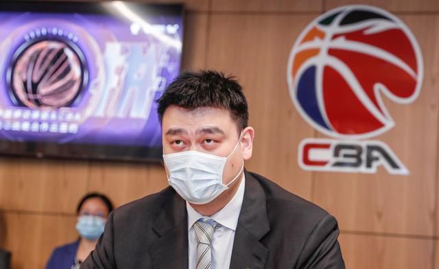 演员努力利用暗示来左右人们的情绪这个过程与宗教仪式中教徒受到感染的过程没有太大区别。